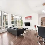 2Bdrm Luxurious Condo In Heart Of Downtown