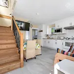Three Bedrooms New Laneway House Near Public Transit