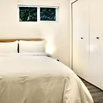 2Bdr Stylish Comfort Parkside