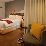 Skwachays Lodge