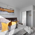 Stylish 2Bd Condo In Downtown With Marina View