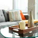 High Rise 2Br Apartment With Panoramic City Views