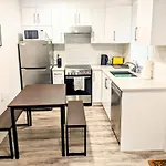 2 Bedrooms Free Parking Central Location