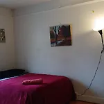 Cozy Room In Vancouver