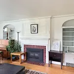Budget Room In Vancouver Near Ubc, Kerrisdale Shopping Distt