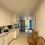 Budget Room In Vancouver Near Ubc, Kerrisdale Shopping Distt