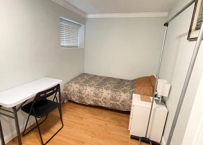 Vancouver West Side Cozy Room