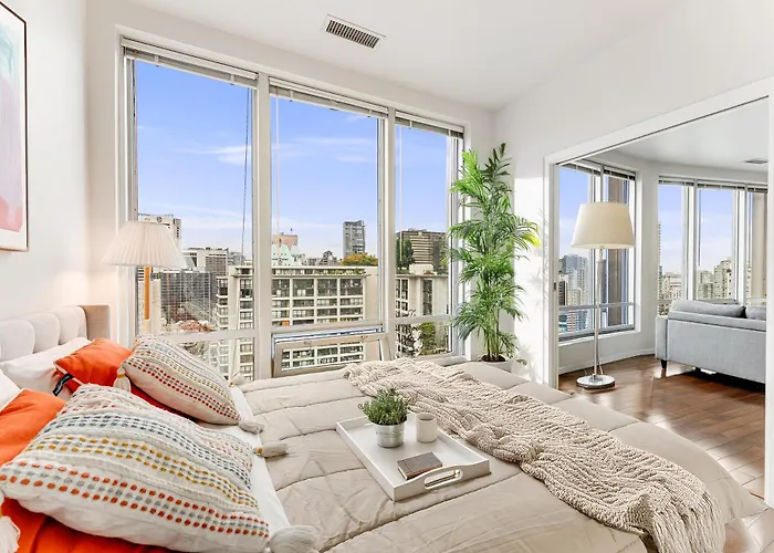 High Rise 2Br Apartment With Panoramic City Views