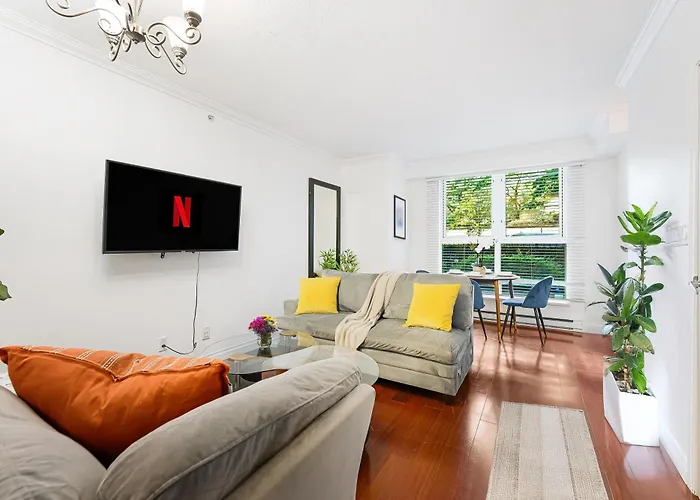 Modern 2 Bedroom Retreat In Coal Harbour Steps To Seawall