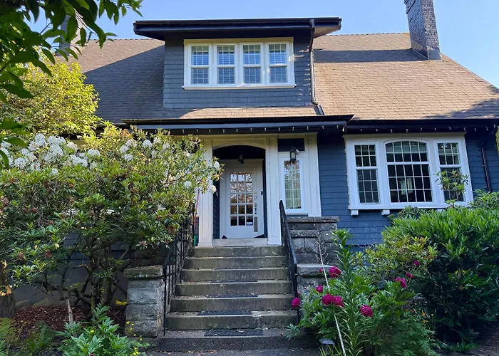 Shaughnessy Gem- Historic Villa- 5 Bedroom 3 Ba- Near Attraction