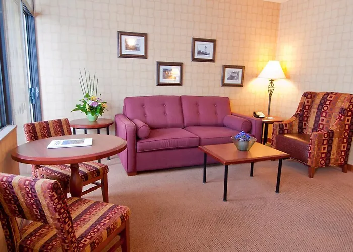 Quality Hotel Downtown-Inn At False Creek