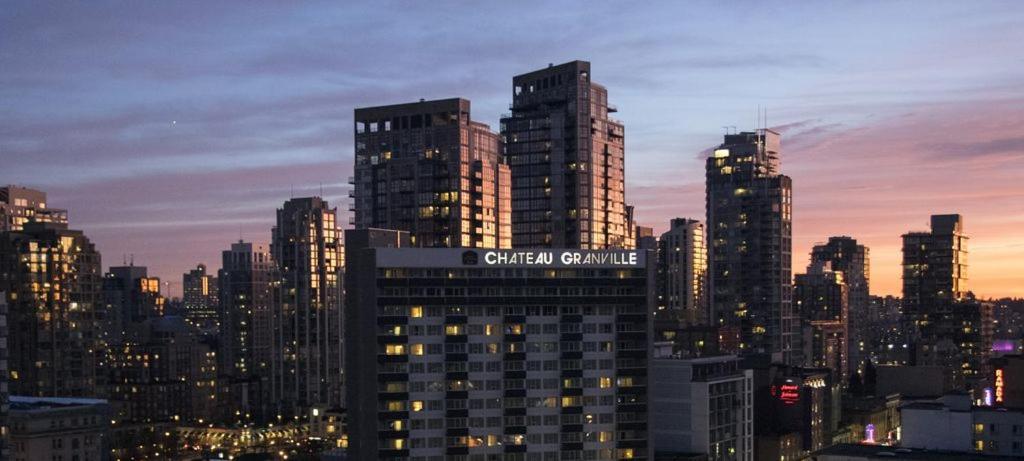 Howe Street With Views *