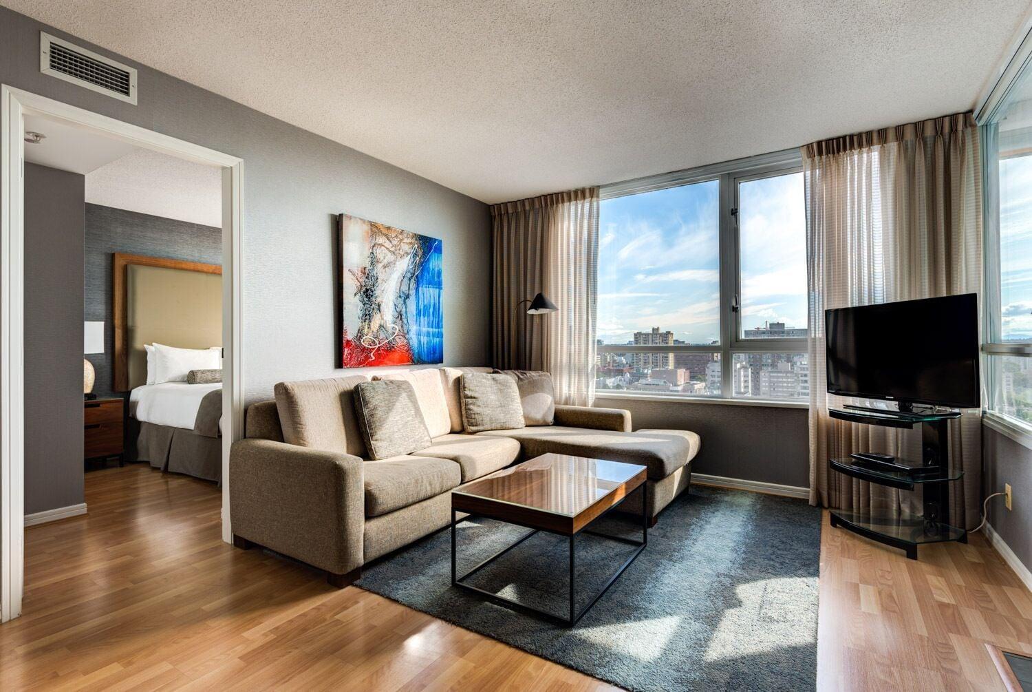 Hotel Carmana & Vancouver