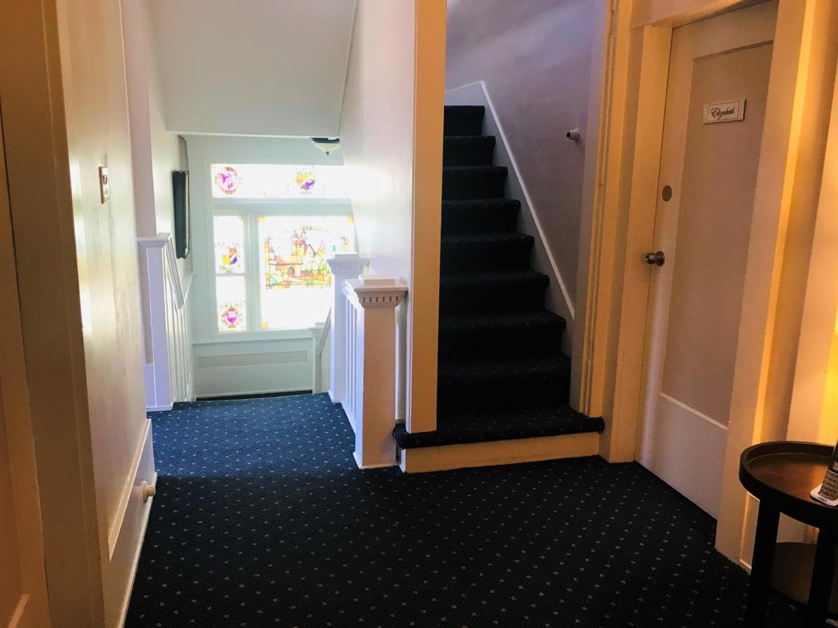 Windsor Bed & Breakfast 4*