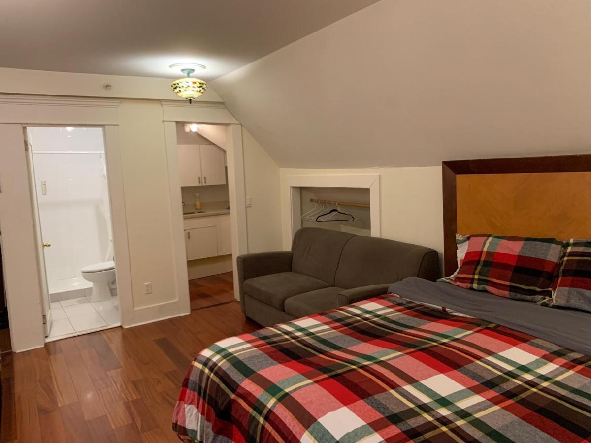 West Guest house *