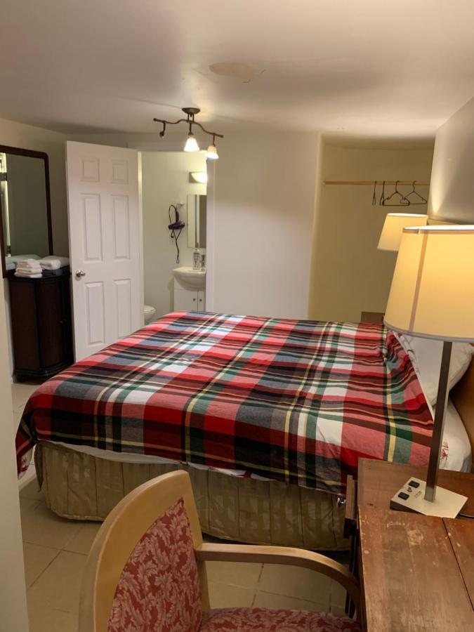 Guest house West Vancouver