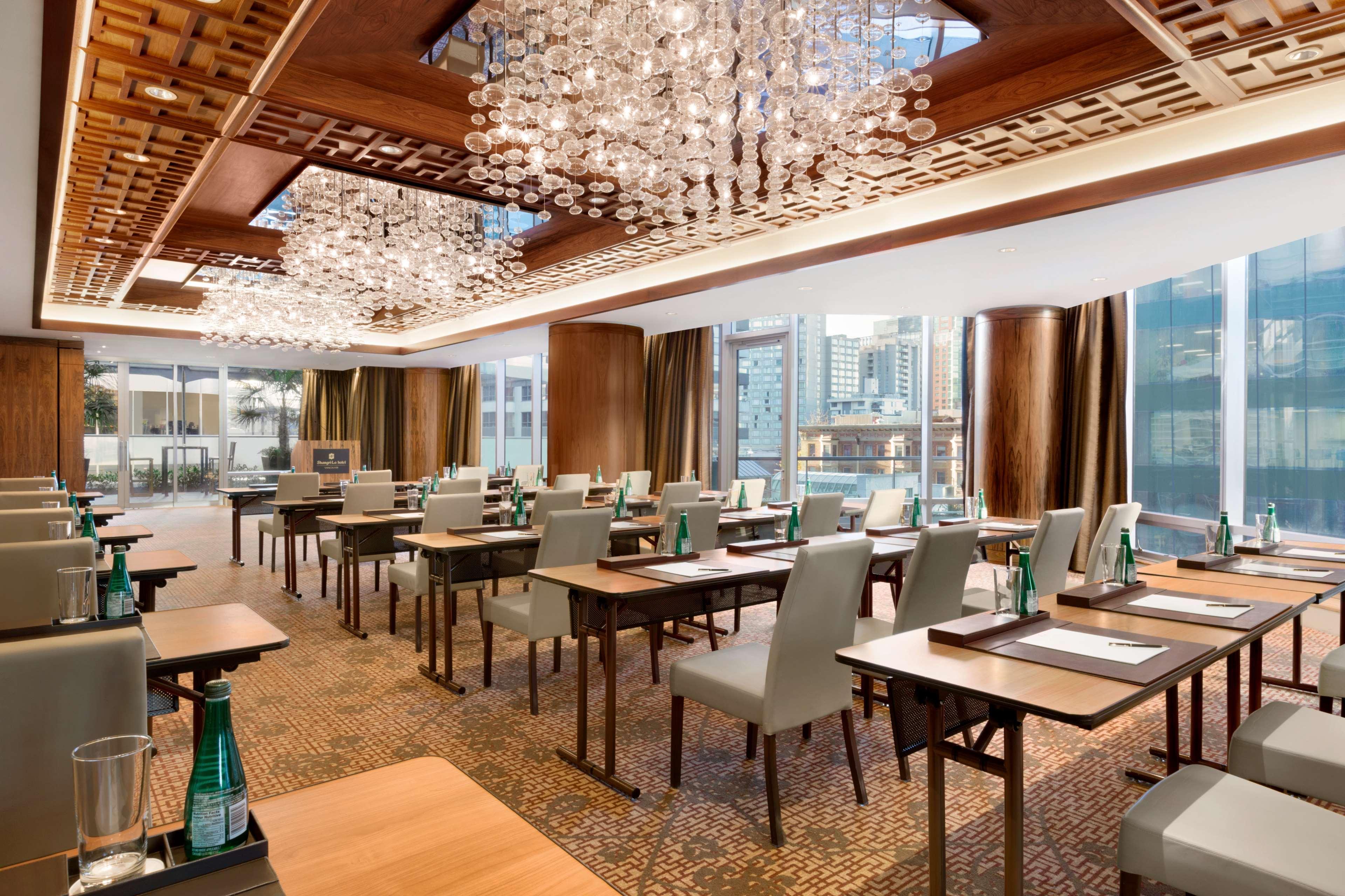 Shangri-la Hotel 5*