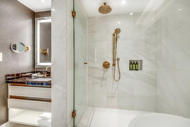 Azur Legacy Collection Hotel Vancouver