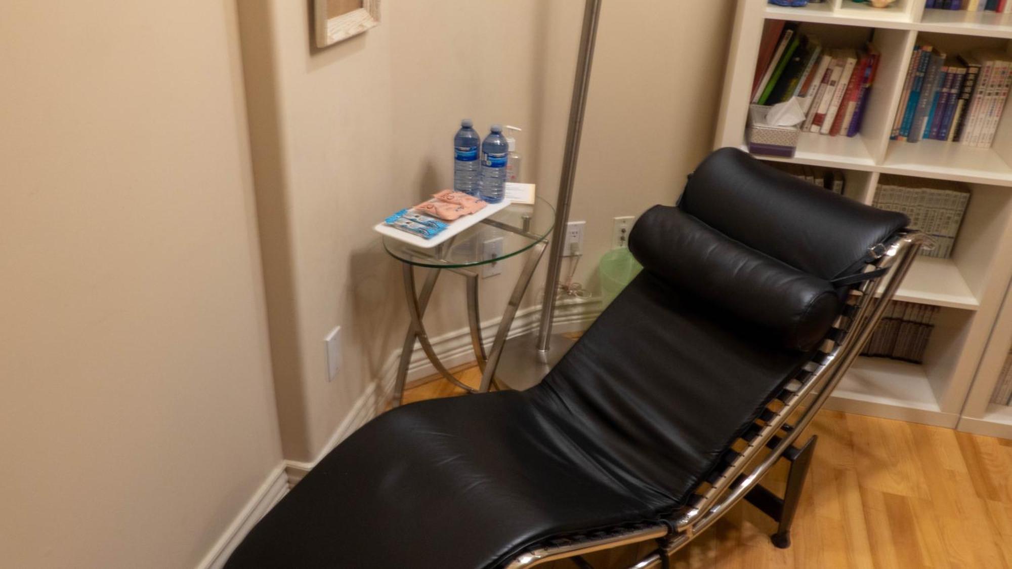 Nest Near Yvr Ubc Downtown Homestay *
