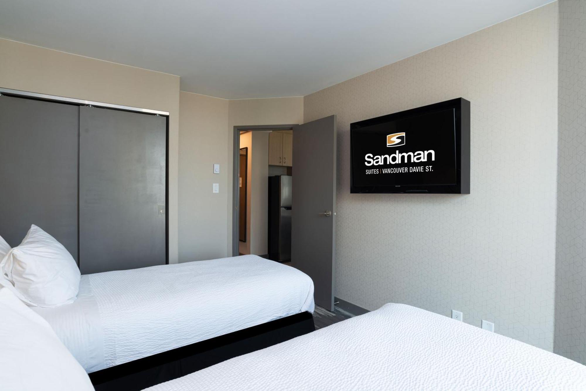 Sandman On Davie Hotel