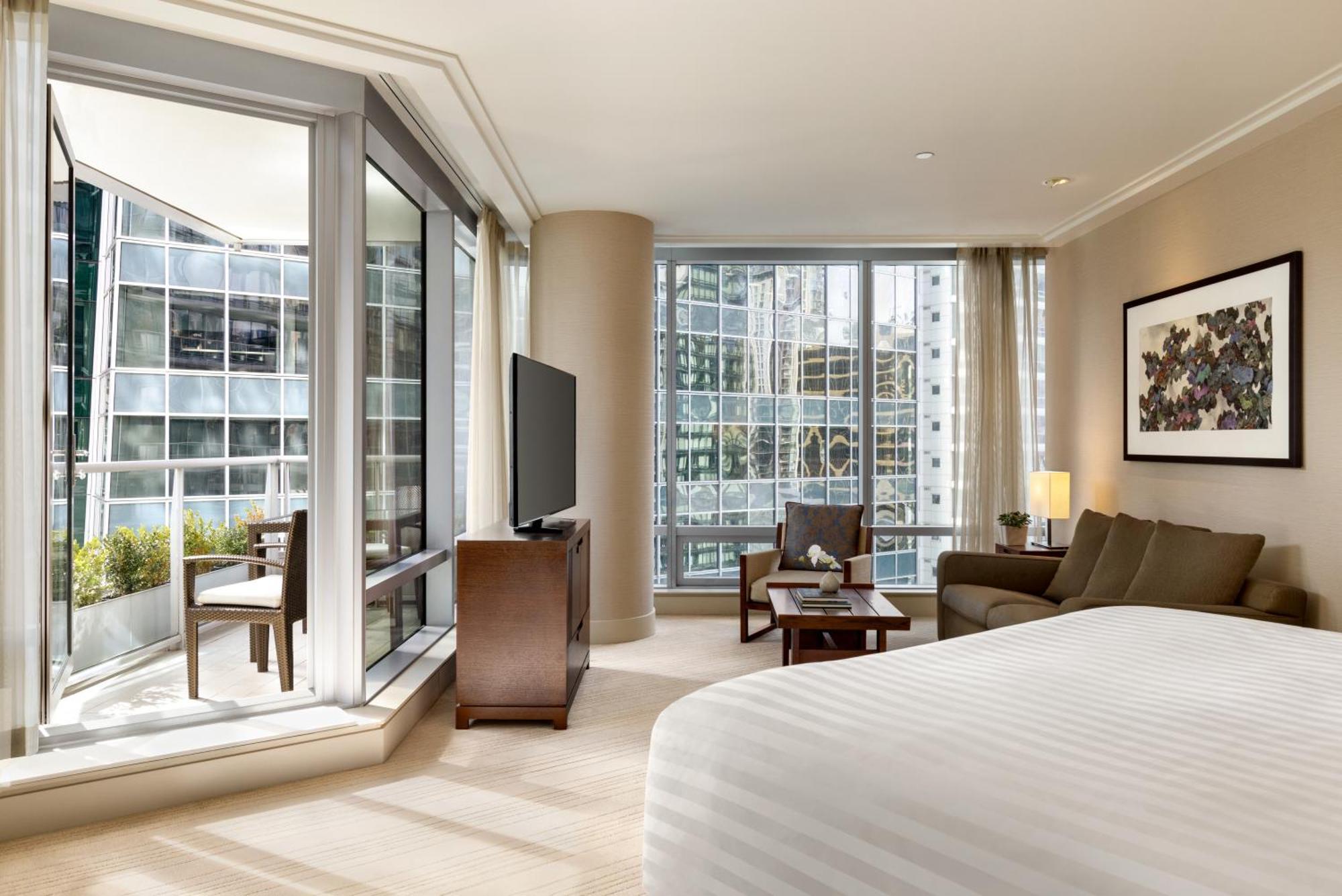 Shangri-la Hotel 5*