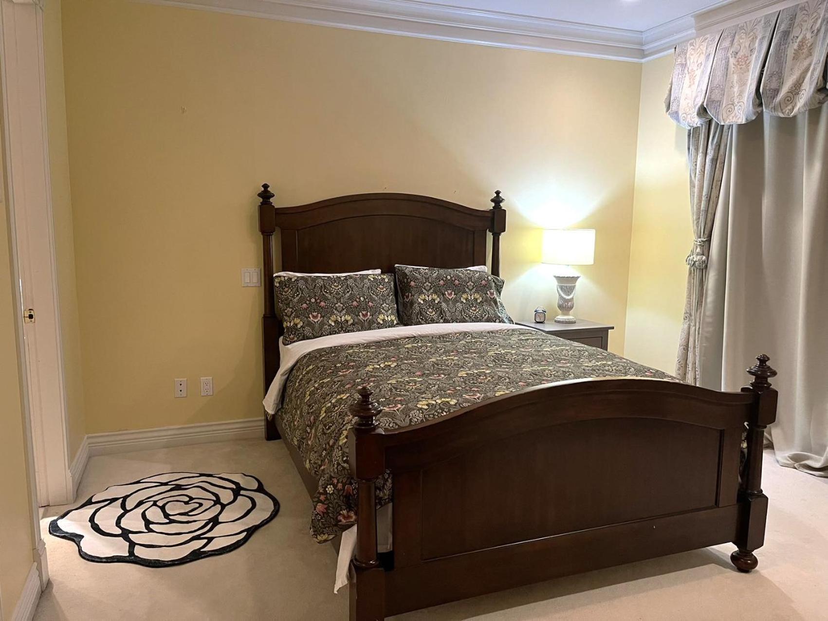 Nest Near Yvr Ubc Downtown Homestay *