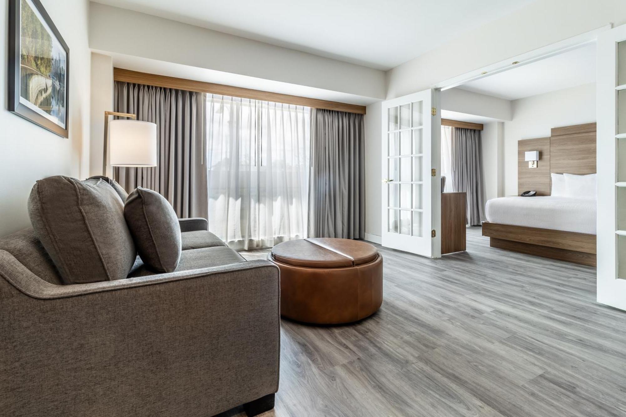 Atrium Hotel Vancouver