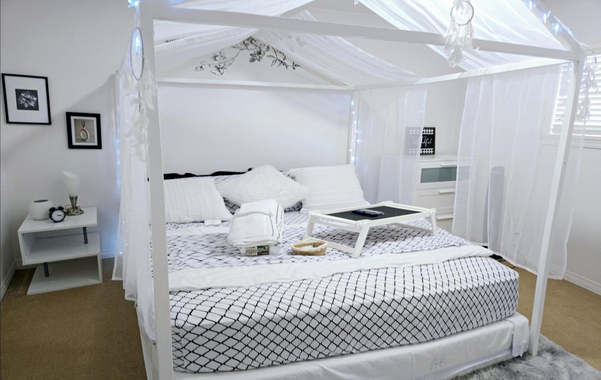 Lovely Cozy Room! With Attached Private Bath In The Heart Of Vancouver! Private Parking & Self Check-in! Privatunterkunft *
