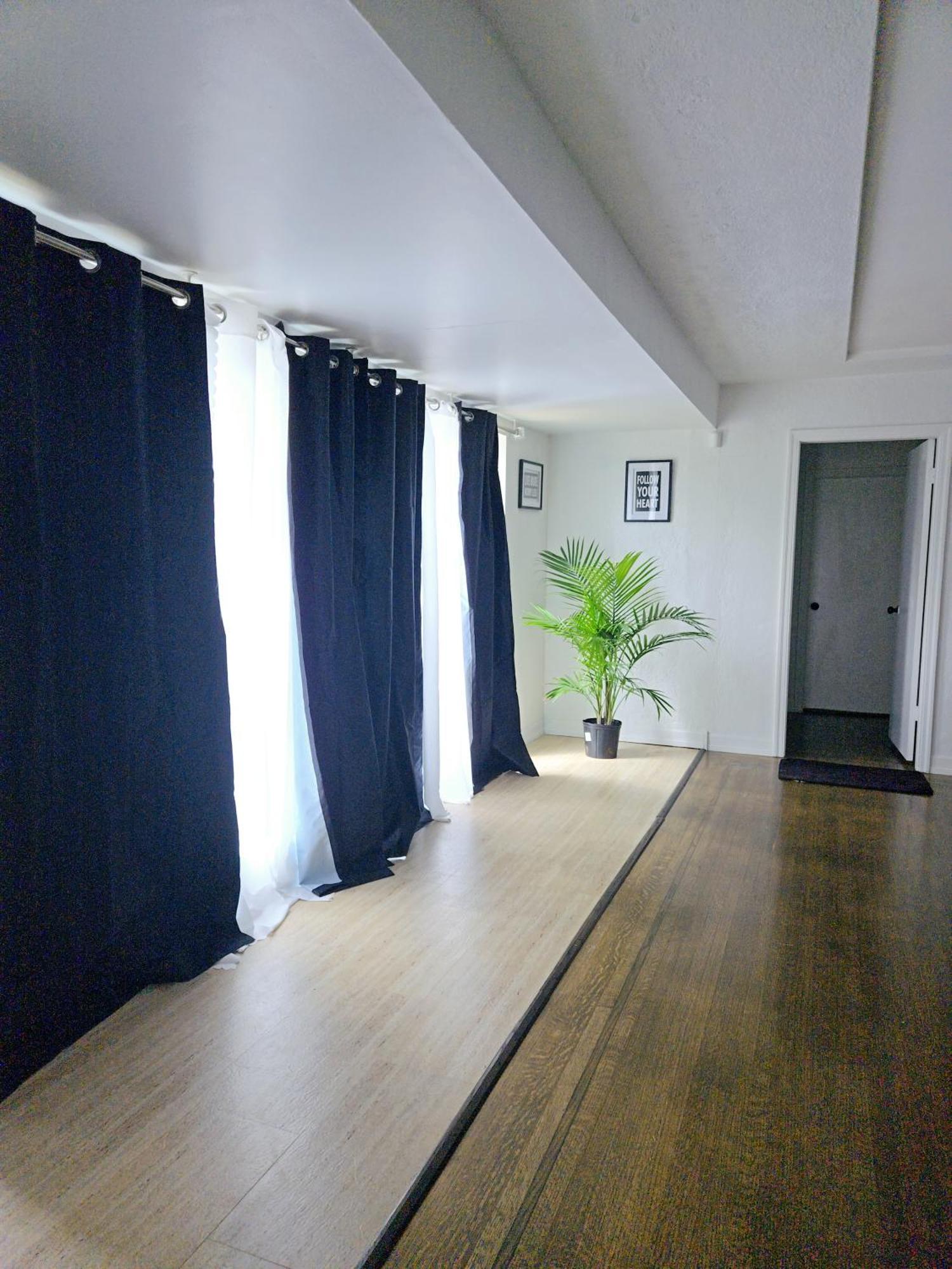 Privatunterkunft Lovely Cozy Room! With Attached Private Bath In The Heart Of Vancouver! Private Parking & Self Check-in! *