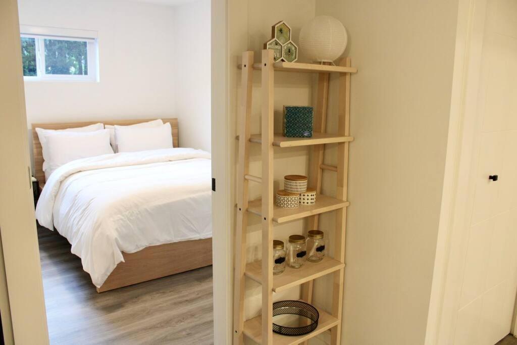 2bdr Stylish Comfort Parkside Apartment Vancouver
