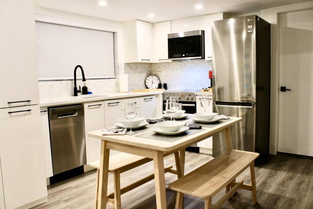 2bdr Stylish Comfort Parkside Vancouver