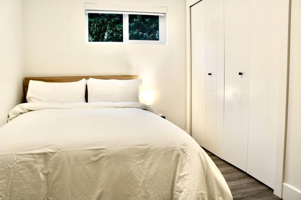 2bdr Stylish Comfort Parkside Apartment Vancouver