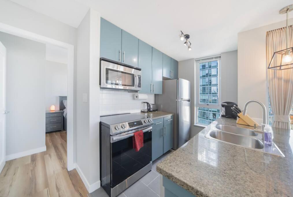 Apartment Beautiful Dt 3 Bed 2bath Apat Free Parking & Pool