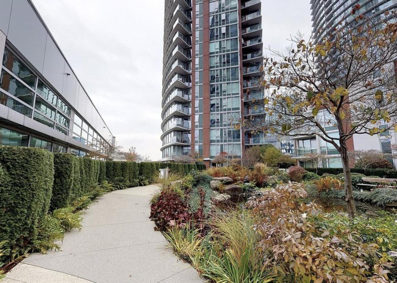 Apartment Stylish 2bd In Downtown With Marina View