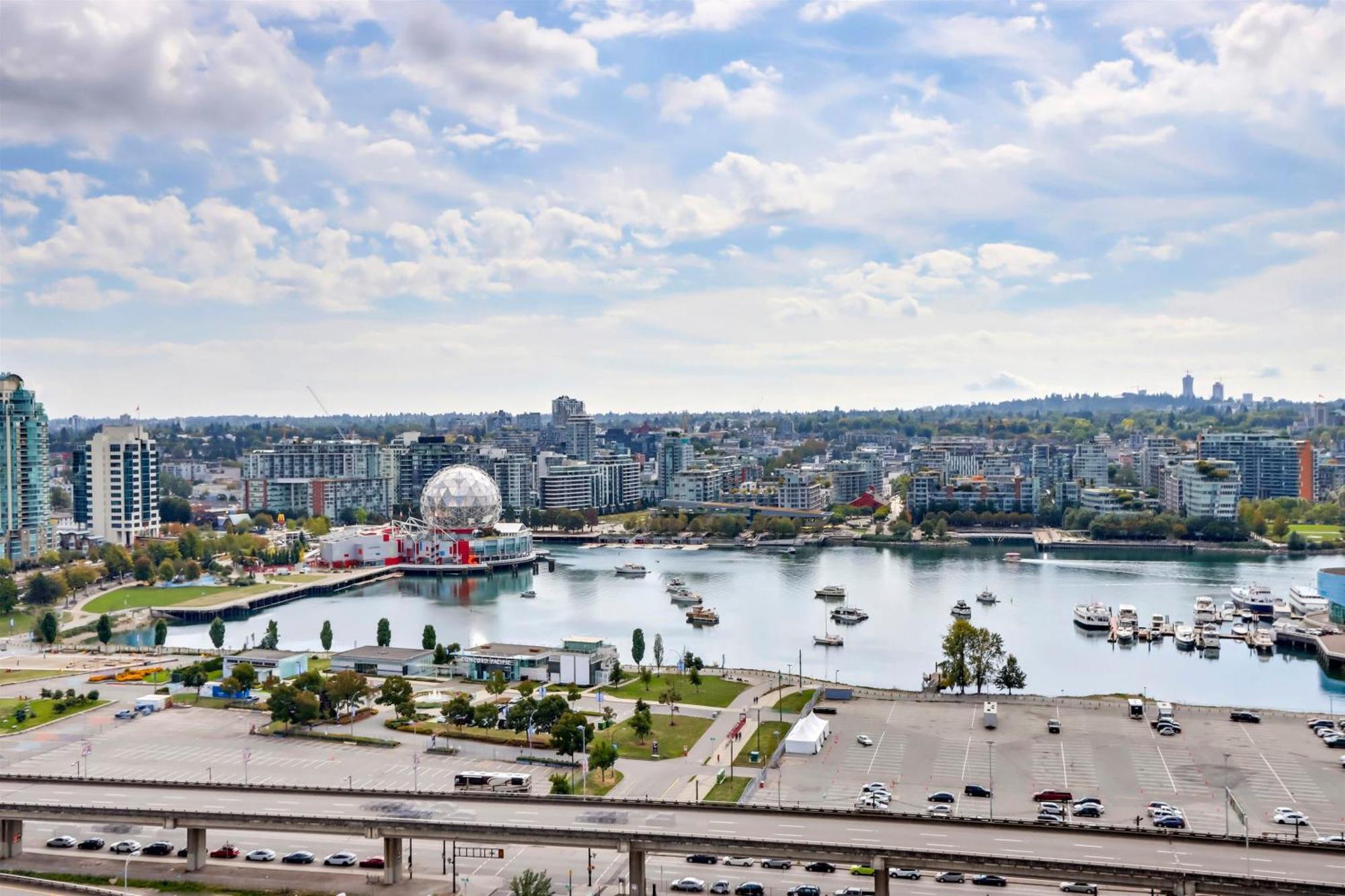 Apartment Stylish 2bd In Downtown With Marina View