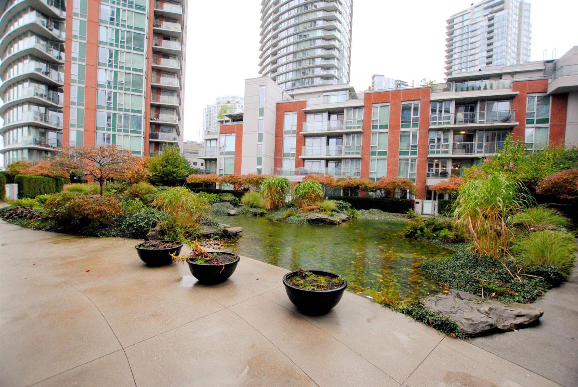 Apartment Stylish 2bd In Downtown With Marina View Vancouver