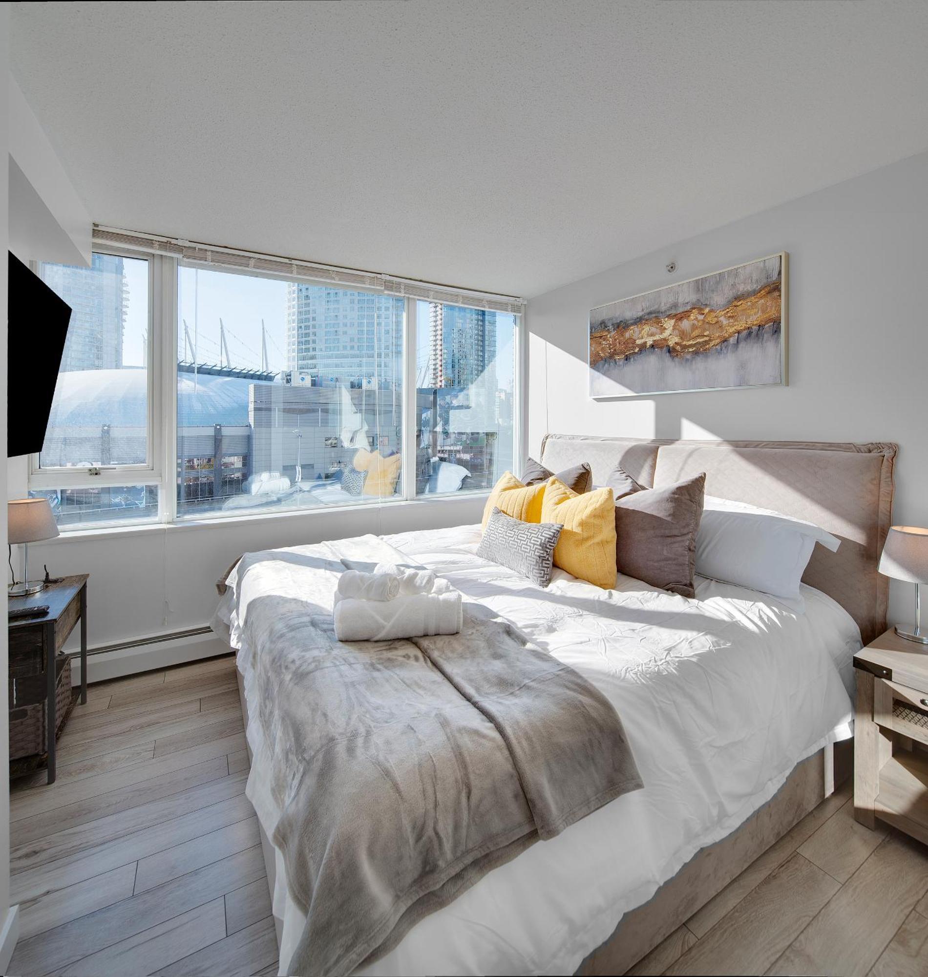 Stylish 2bd In Downtown With Marina View Apartment