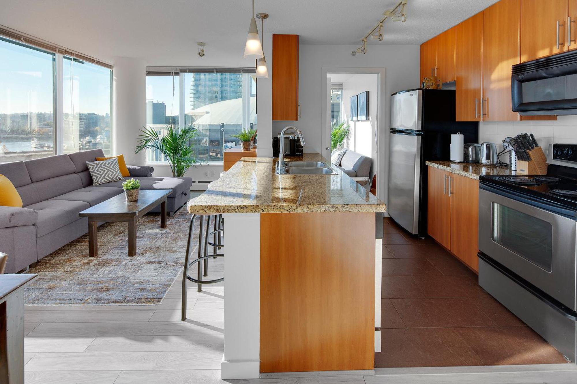Stylish 2bd In Downtown With Marina View *