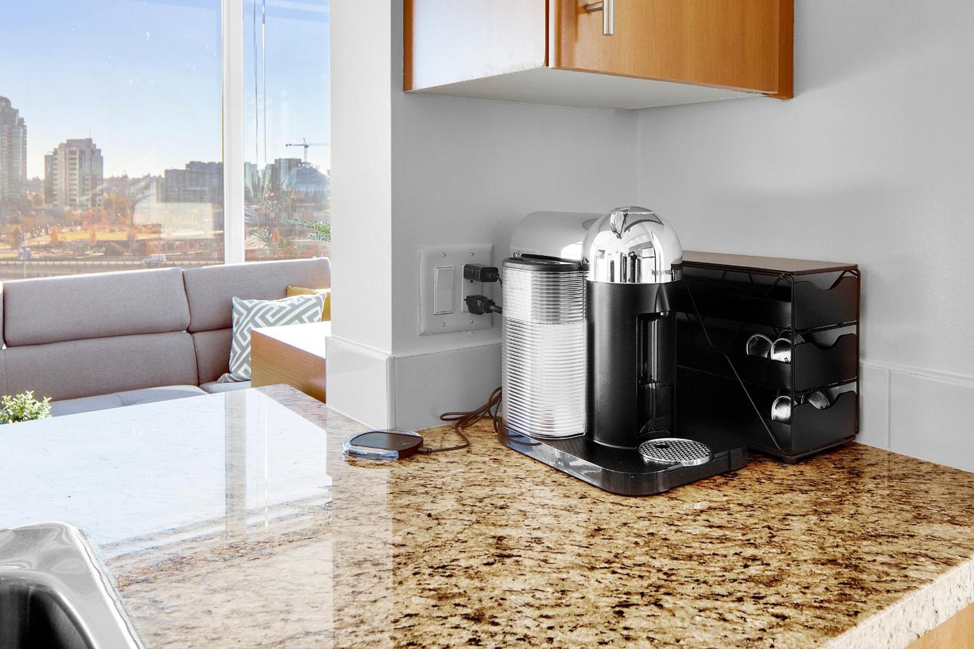 Stylish 2bd In Downtown With Marina View Apartment *