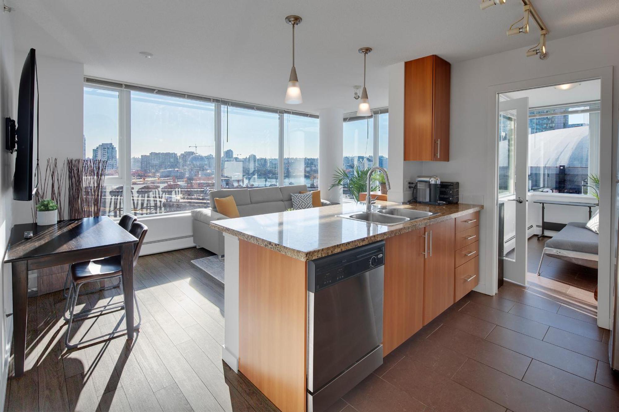 Apartment Stylish 2bd In Downtown With Marina View *