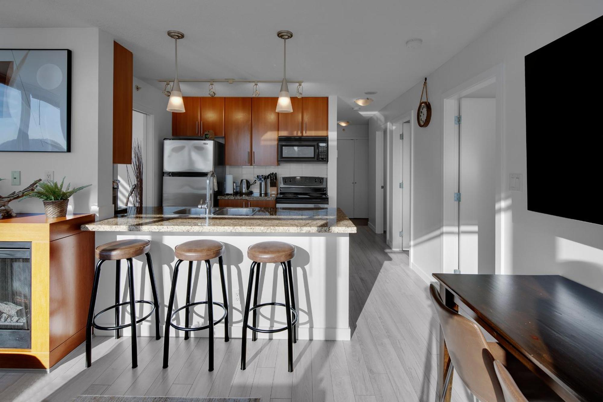Stylish 2bd In Downtown With Marina View *