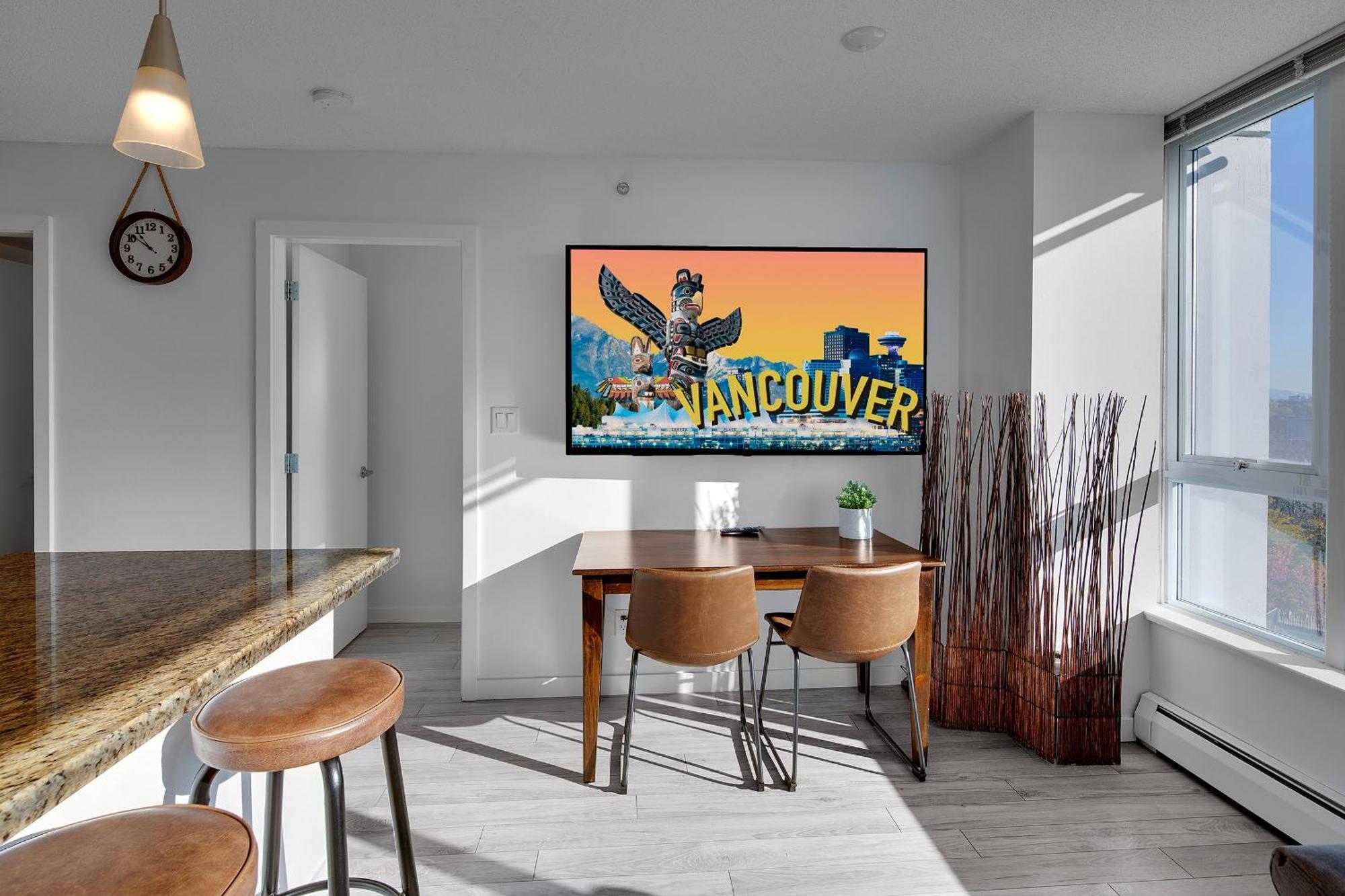 Stylish 2bd In Downtown With Marina View Vancouver