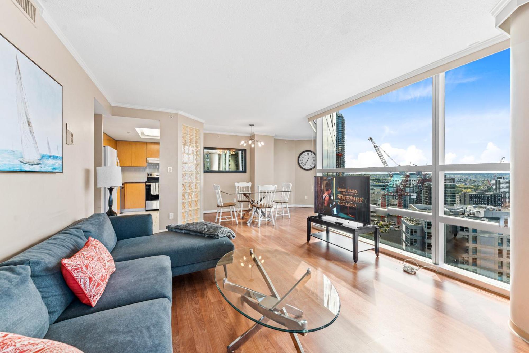 Awesome 2 Bedroom In Downtown