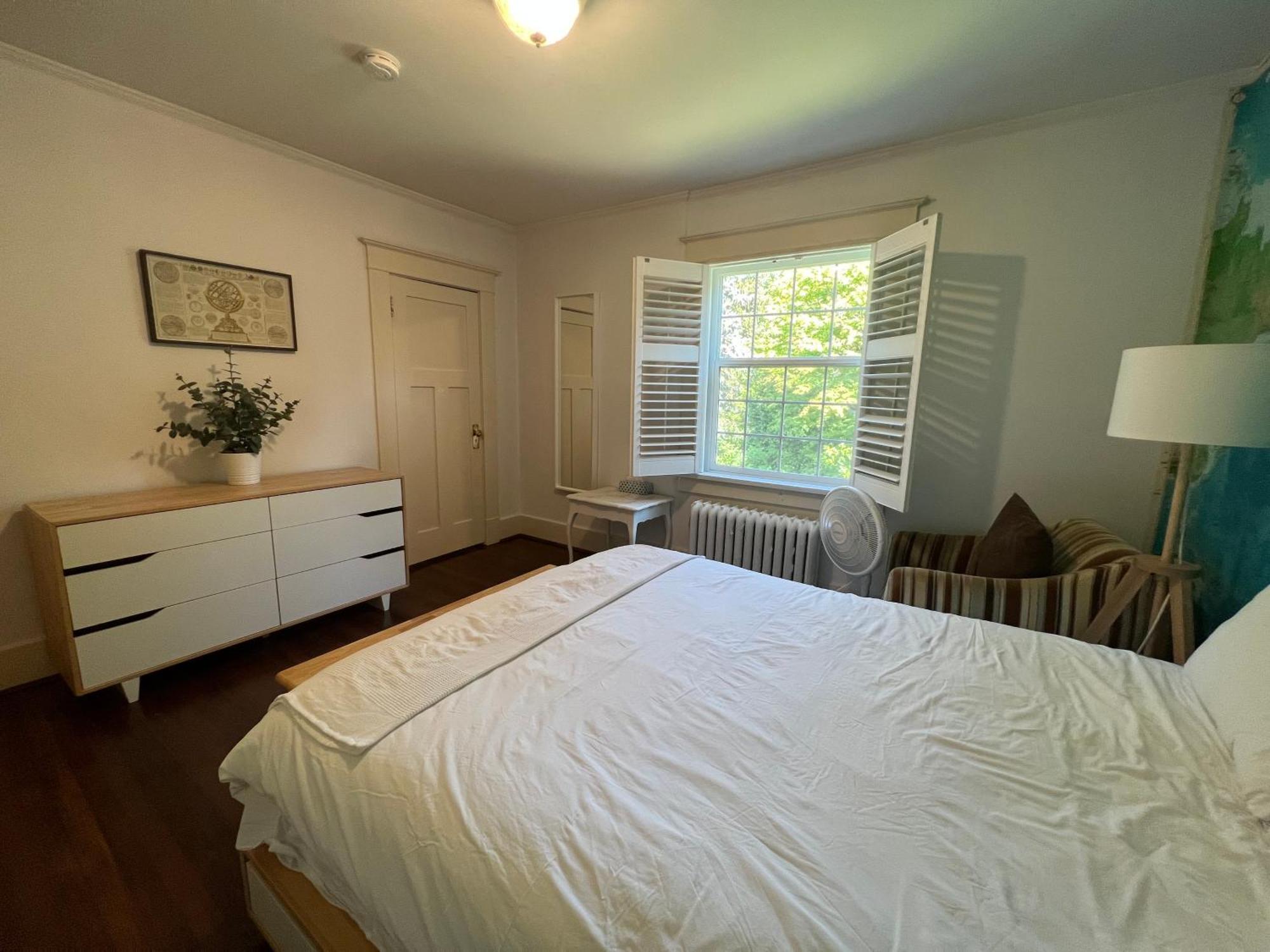 Apartment Shaughnessy Gem- Historic Villa- 5 Bedroom 3 Ba- Near Attraction Vancouver
