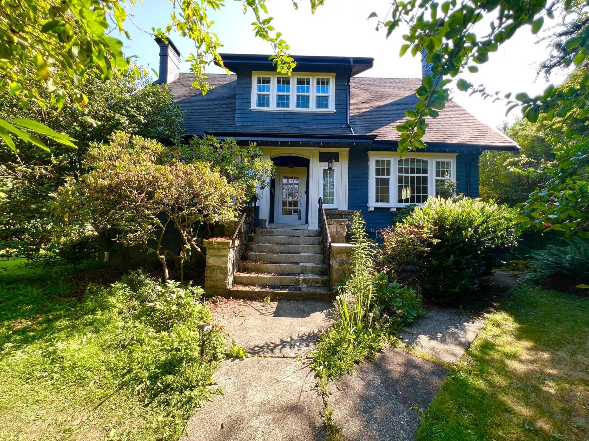 Shaughnessy Gem- Historic Villa- 5 Bedroom 3 Ba- Near Attraction Apartment *