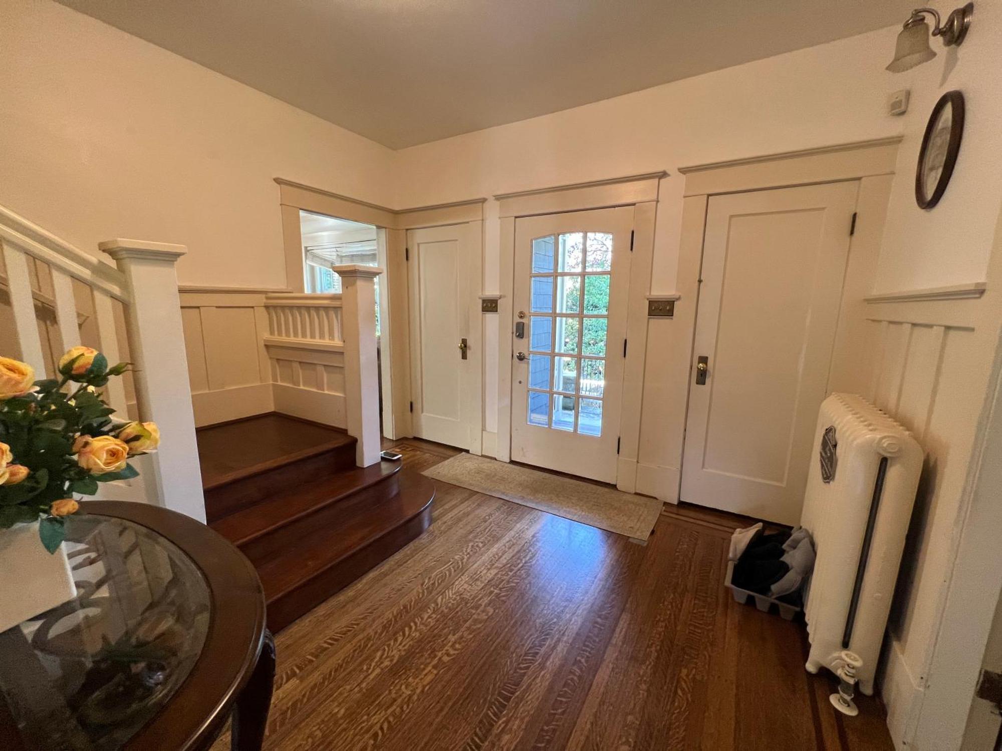 Shaughnessy Gem- Historic Villa- 5 Bedroom 3 Ba- Near Attraction * Vancouver
