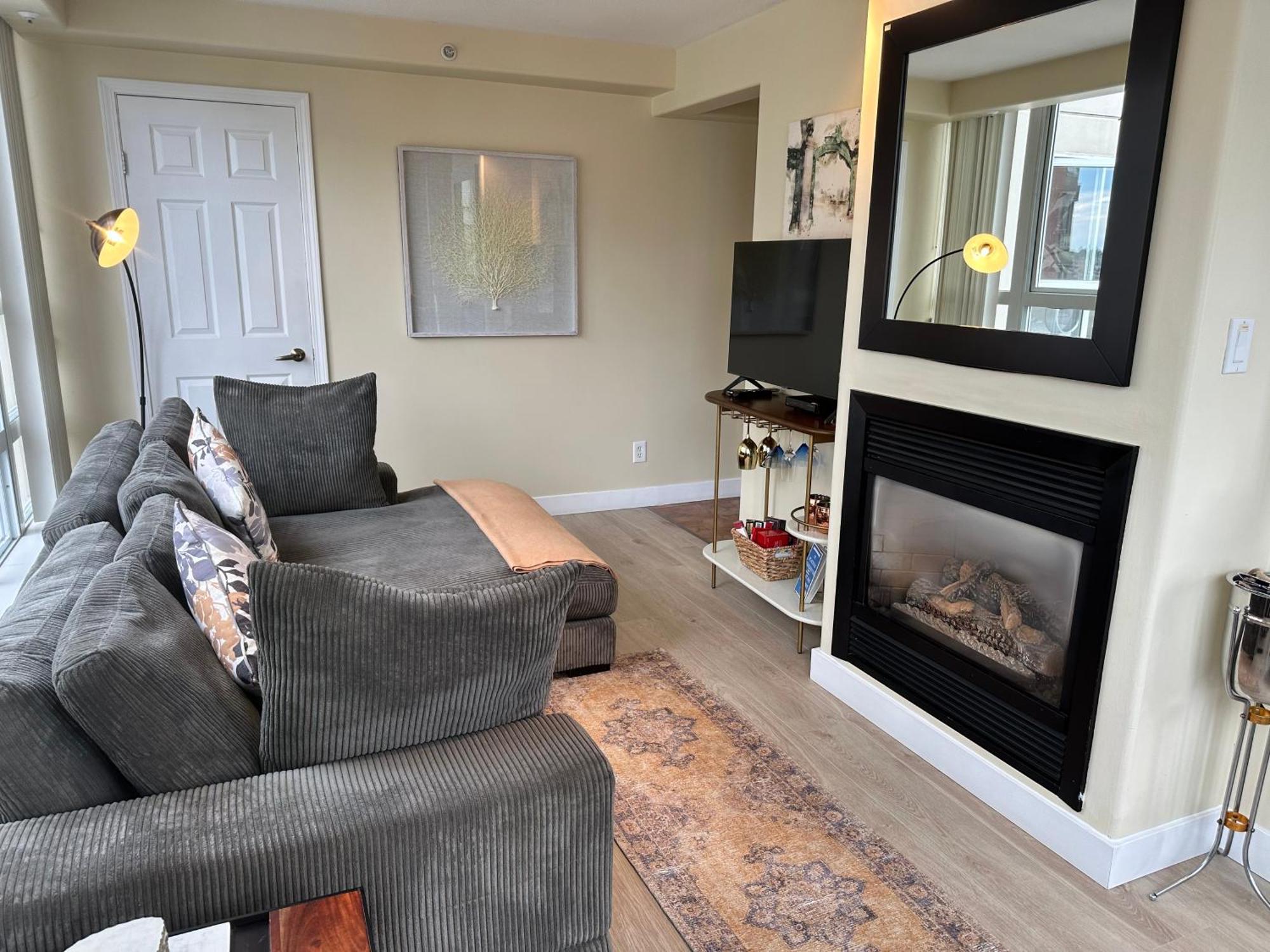 Apartment Penthouses Of Ave Vancouver