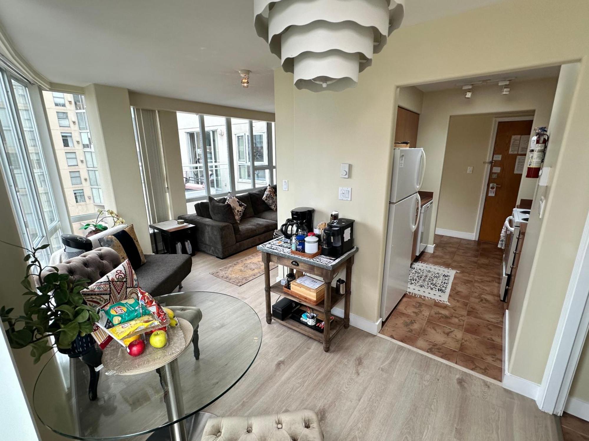 Penthouses Of Ave Apartment Vancouver