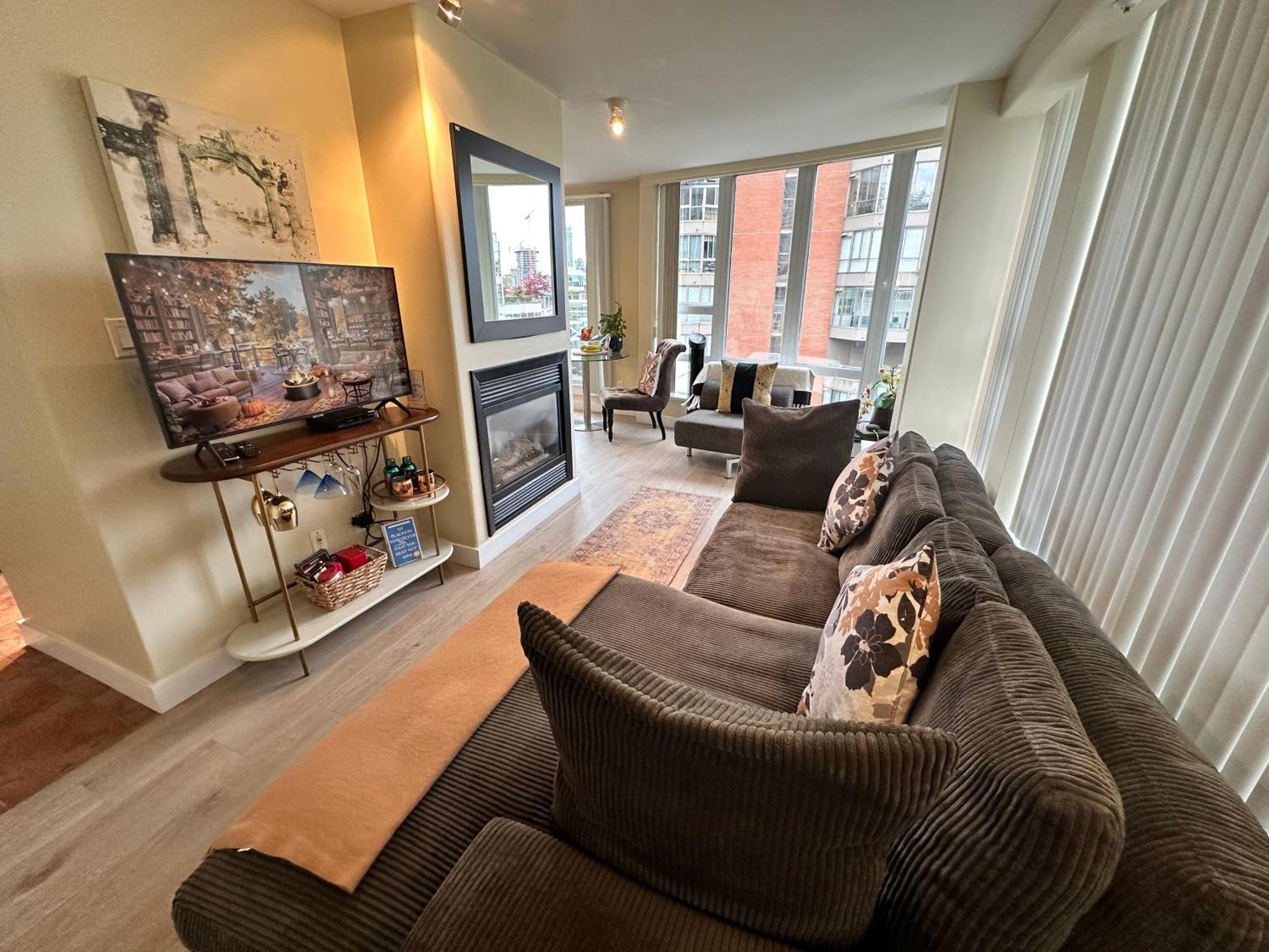 Penthouses Of Ave Vancouver