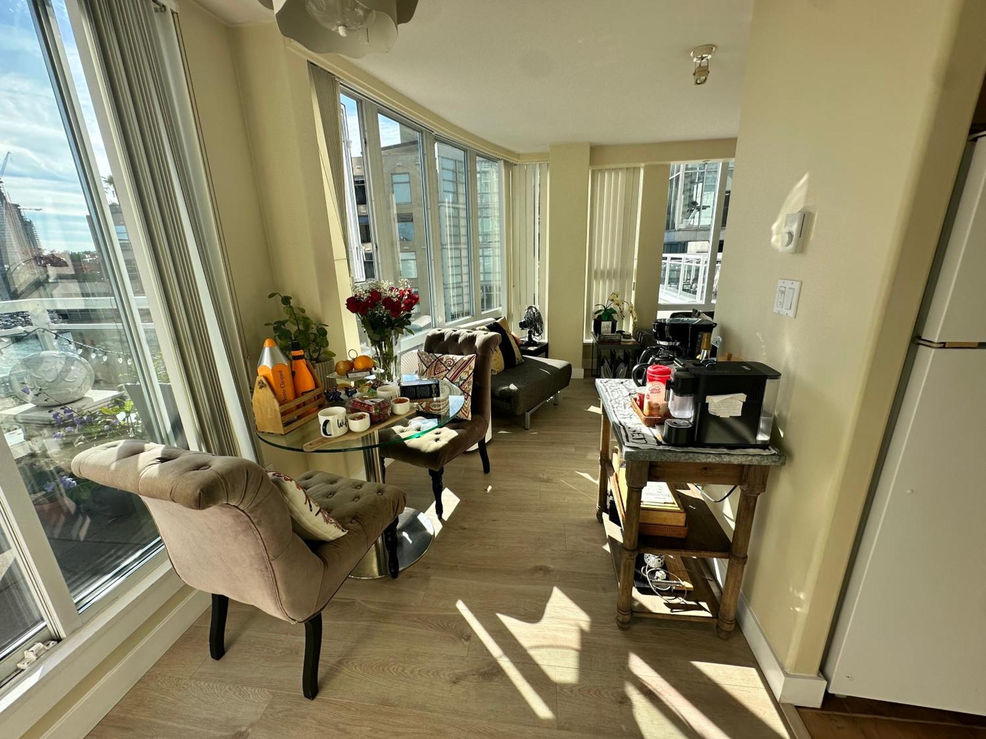Penthouses Of Ave Vancouver